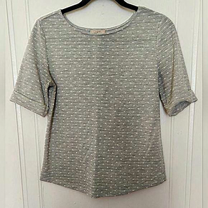 $5‎ ANN TAYLOR LOFT short sleeve shirt with cuffed sleeves. Size small